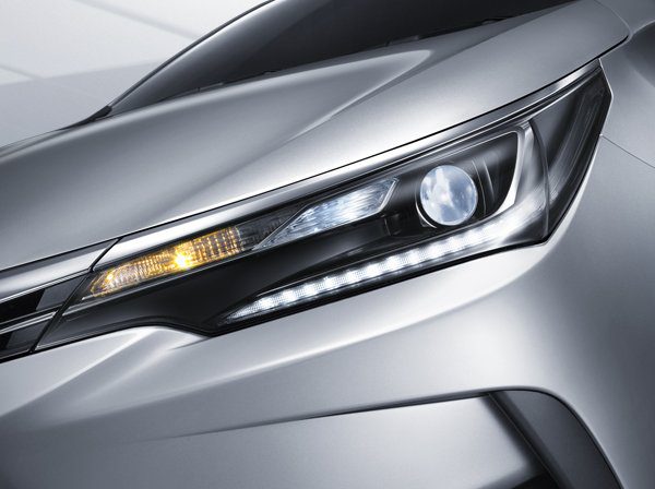 Toyota-Corolla-Altis-Facelift-Hi-beam-LED-head-light